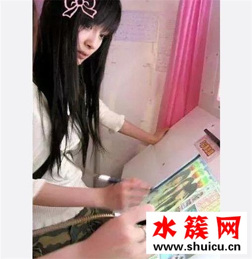 杨幂大头贴旧照曝光 整容没整容你们心里没点数?