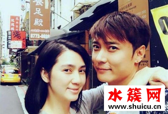洪欣年轻时照片