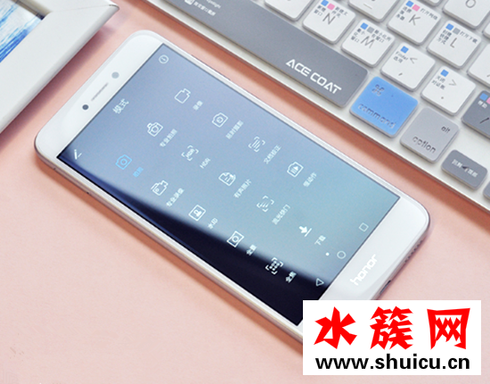 欢乐颂2邱莹莹用的是什么手机