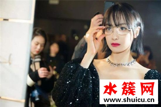 春夜女主是什么发型