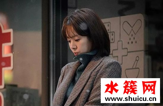 春夜女主是什么发型