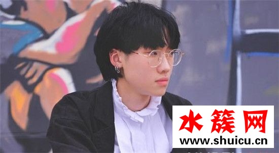 明日之子邓典是富二代吗
