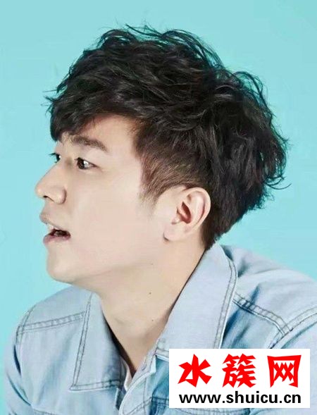 男生烫头发大卷和小卷哪个更好看