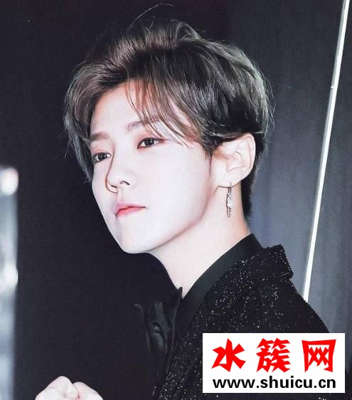 男生烫头发大卷和小卷哪个更好看