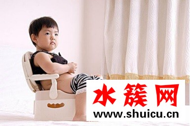 掌握宝宝排便阶段 育儿更轻松