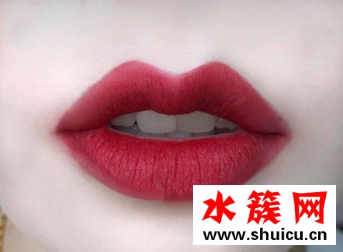 这几支开架唇彩擦上去立马成为冰山Girl