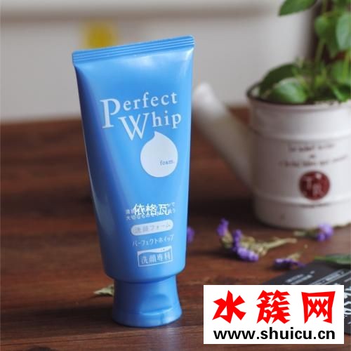 适合油皮痘肌的洗面奶有哪些