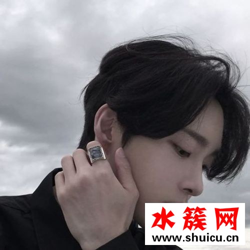 2019男生流行什么颜色头发