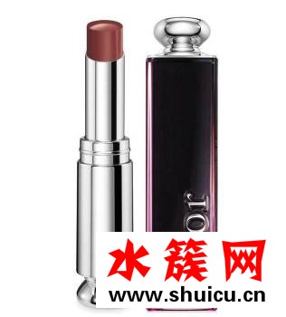 淡粉色