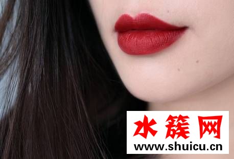淡粉色