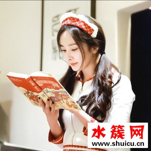 杨幂双马尾女仆装是什么样子
