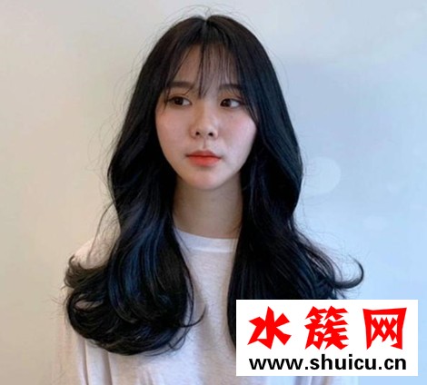 流行烫不卷的发型叫什么