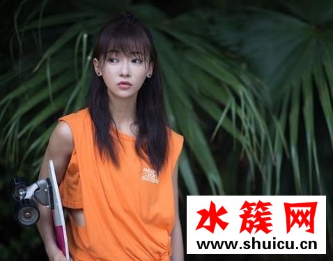 魏璎珞 电话头