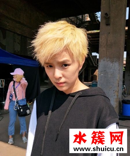 创造101Sunnee杨芸晴长发什么样
