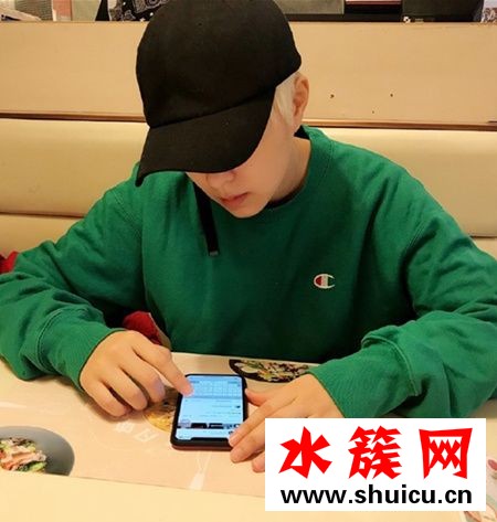 创造101Sunnee杨芸晴长发什么样