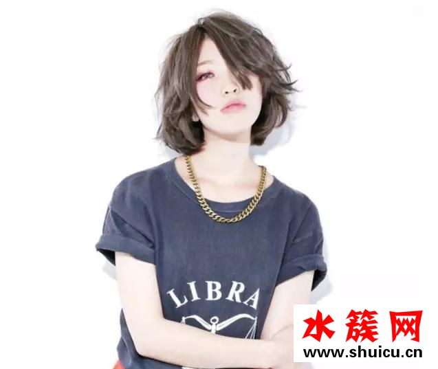 烫卷的短发配什么颜色好看？2017最新流行的短发造型 2017流行发型中短发