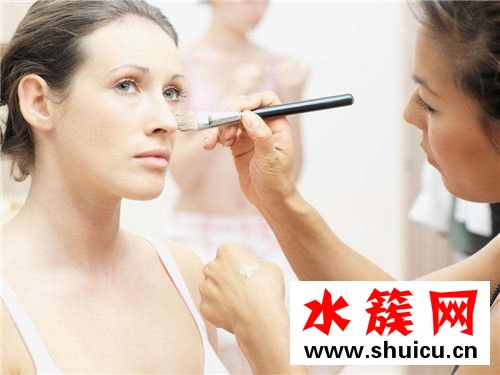 夏季出油脱妆怎么办