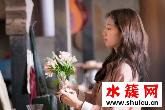阿尔罕布拉宫的回忆朴信惠口红色号