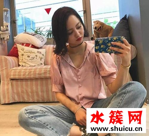 1.用发胶抓出性感水亮润发