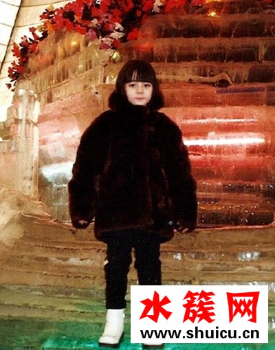 迪丽热巴童年照曝光 从小美到大绝对没整容 迪丽热巴整容了吗