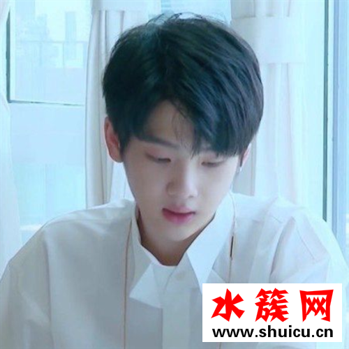 男生夏天适合剪什么头型