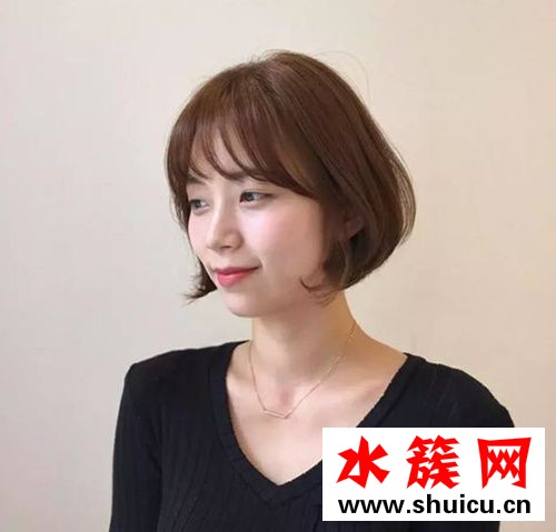 2019流行减龄齐短发发型图片