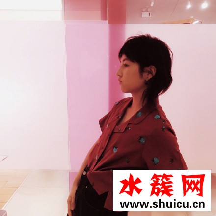张子枫红毯发型