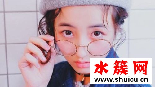 张子枫红毯发型