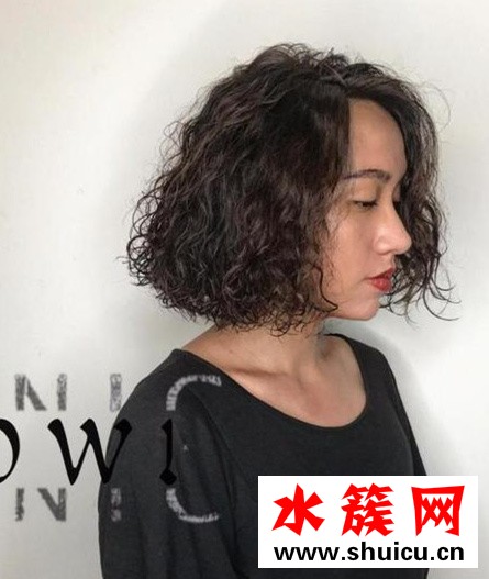 大脸适合什么长度的短发