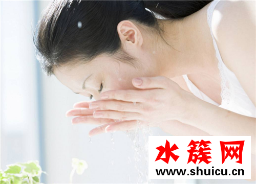 夏天冷水洗脸的坏处