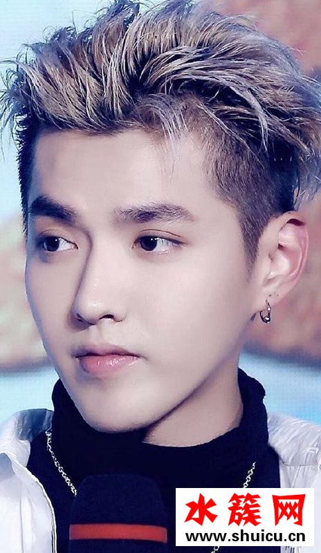 吴亦凡2019最新发型照片