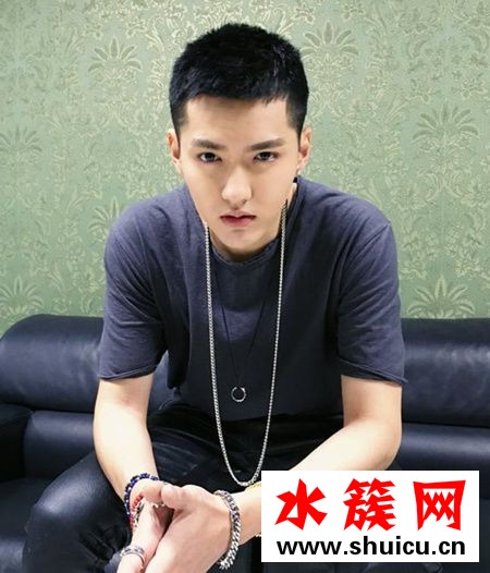 吴亦凡2019最新发型照片
