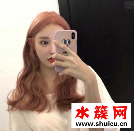 红色头发抖音流行女