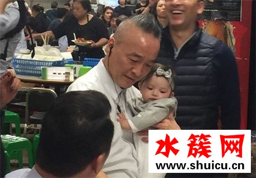 抖音香港筷子开啤酒大排档在哪