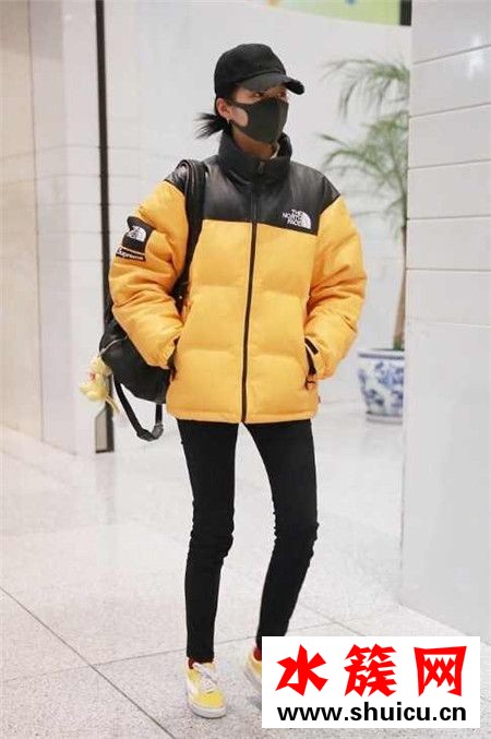 关晓彤穿鹿晗同款棉服裹成球 真是时尚灾难