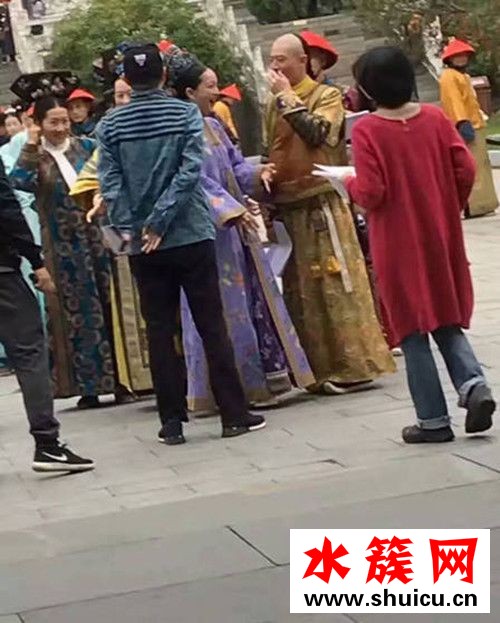 《如懿传》周迅霍建华片场花絮照曝光 两人有说有笑 如懿传花絮照