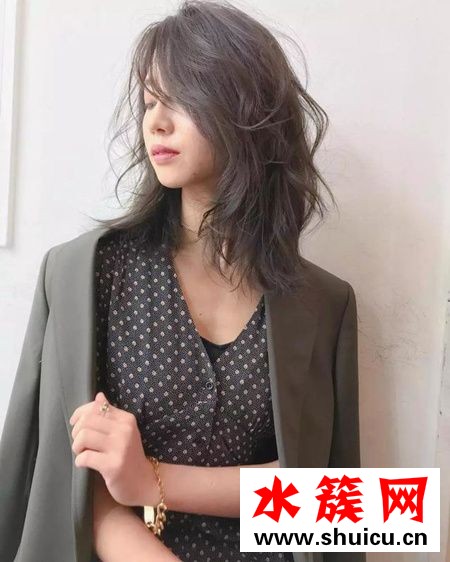 辛芷蕾发型适合细软发质吗