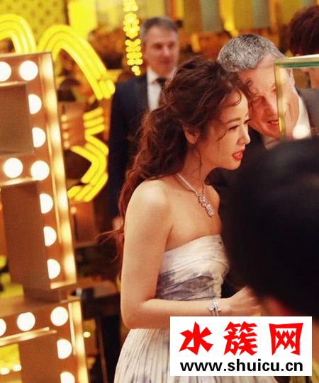 2018年韩式羊毛卷发型